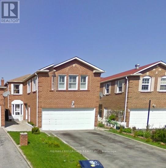 15 Courtlands Dr in Toronto, ON - Building Photo