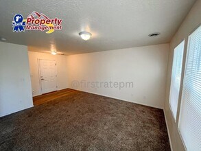 1141 N Dove Ave in Boise, ID - Building Photo - Building Photo
