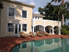 2878 Valencia Way in Ft. Myers, FL - Building Photo - Building Photo