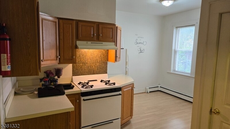 246 Lakeview Ave in Clifton, NJ - Building Photo