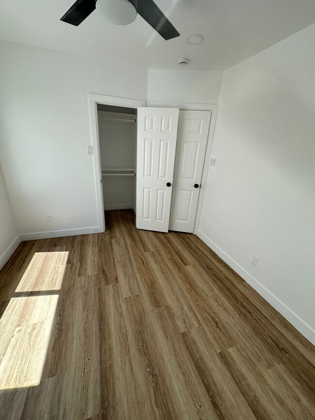 518 Rialto Ave, Unit A in Los Angeles, CA - Foto de edificio - Building Photo