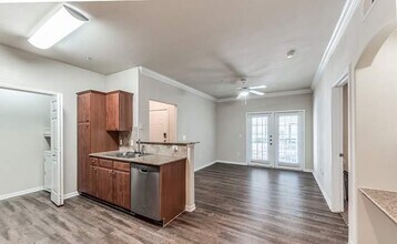 1020 Brand Ln in Stafford, TX - Building Photo - Building Photo