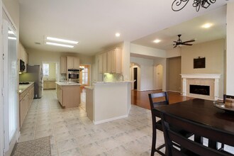 18811 Cypress Chateau Dr in Spring, TX - Building Photo - Building Photo