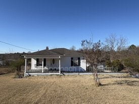 126 Concord Highland Dr in Bessemer, AL - Building Photo