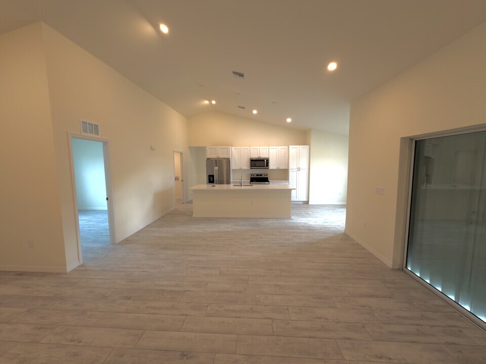 2620 NW 8th Pl in Cape Coral, FL - Building Photo