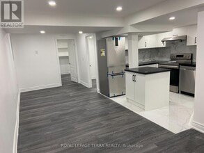 44 Howling Crescent in Ajax, ON - Building Photo - Building Photo