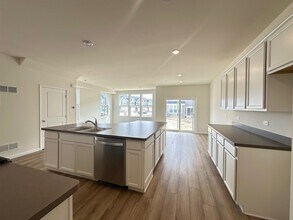 2320 Horseshoe Cir in Naperville, IL - Building Photo - Building Photo