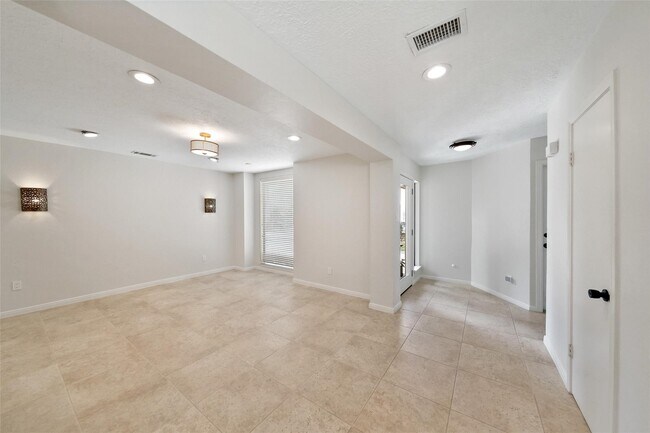 5 Berrypick Ln in Spring, TX - Foto de edificio - Building Photo