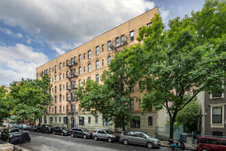 124-136 E 117th St in New York, NY - Building Photo - Primary Photo