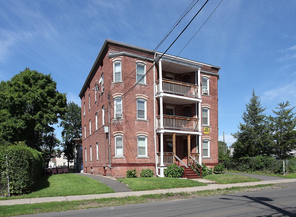240-242 Washington St in New Britain, CT - Building Photo