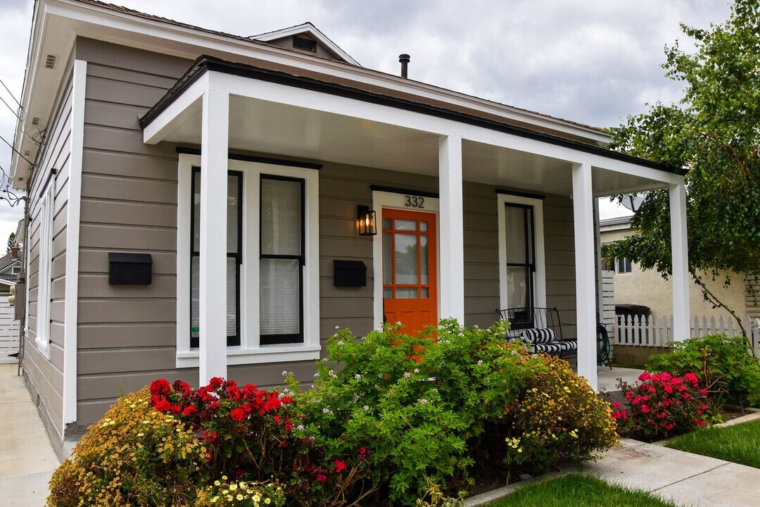 332 N Cleveland St in Orange, CA - Foto de edificio