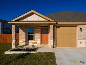 202 Adley Avenue in Copperas Cove, TX - Foto de edificio - Building Photo