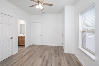 College Place in Murfreesboro, TN - Building Photo - Interior Photo