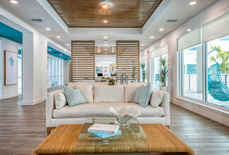 Marina Walk Apartments in St. Petersburg, FL - Building Photo - Interior Photo