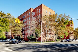 63-61 Yellowstone Blvd in Forest Hills, NY - Building Photo