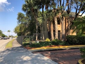 40 NW 87th Ave in Miami, FL - Building Photo - Building Photo