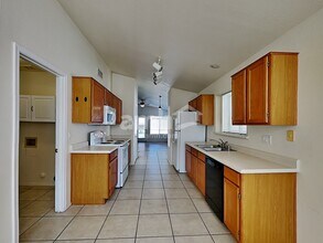 1130 W Lark Dr in Chandler, AZ - Building Photo - Building Photo