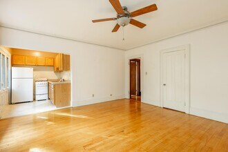 2119 E Kenilworth Pl in Milwaukee, WI - Building Photo - Building Photo