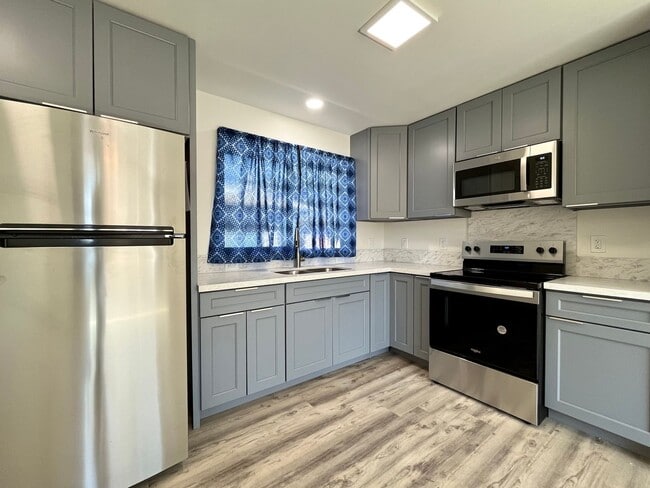 property at 4023 Maunaloa Ave