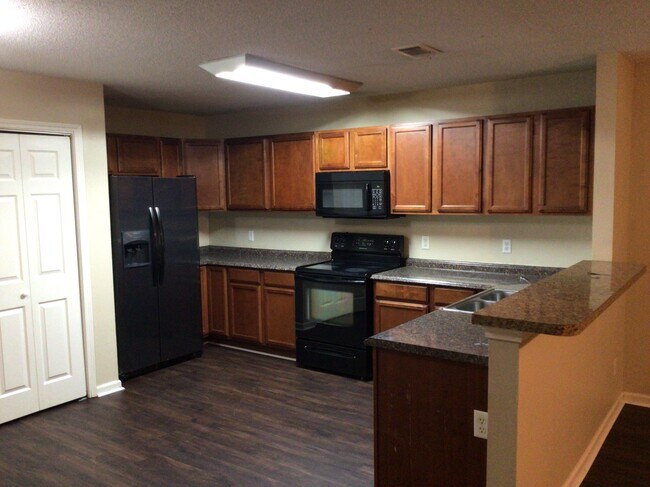 7 Holly Springs Cir in Port Wentworth, GA - Building Photo - Building Photo