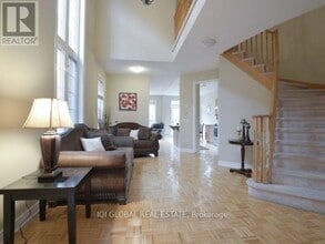 5619 Longboat Ave in Mississauga, ON - Building Photo - Building Photo