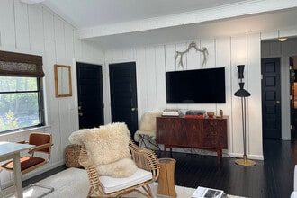 426 Toppings Path in Sagaponack, NY - Building Photo - Building Photo