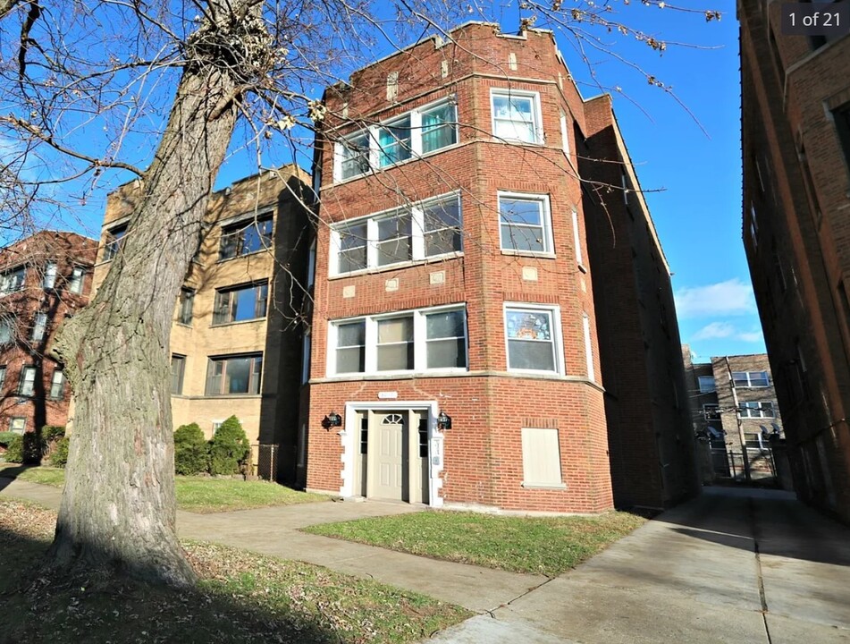 8017 S Phillips Ave in Chicago, IL - Building Photo