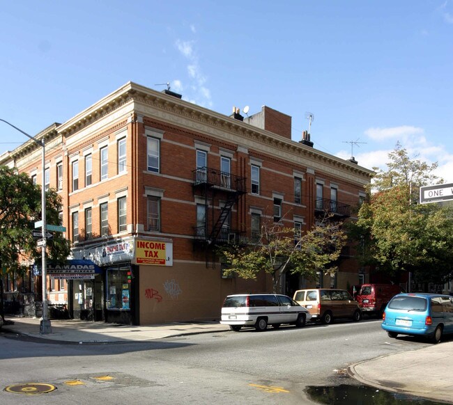 169 Irving Ave in Brooklyn, NY - Foto de edificio - Building Photo