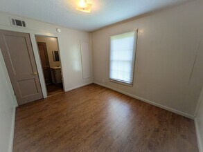 240 Moreland St in Vidor, TX - Building Photo - Building Photo