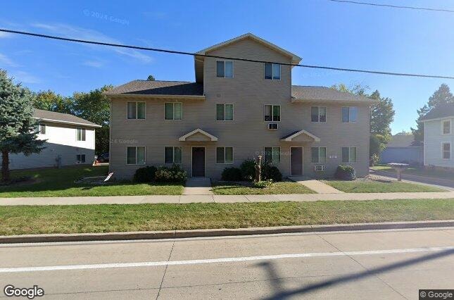 910 Elmwood Ave in Oshkosh, WI - Building Photo