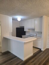 160 S El Molino Ave, Unit 202 in Pasadena, CA - Building Photo - Building Photo