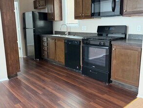 76 E U.S. Hwy 6 in Valparaiso, IN - Building Photo - Building Photo