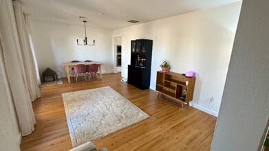 8705 Lakeaire Dr in Oklahoma City, OK - Building Photo - Building Photo