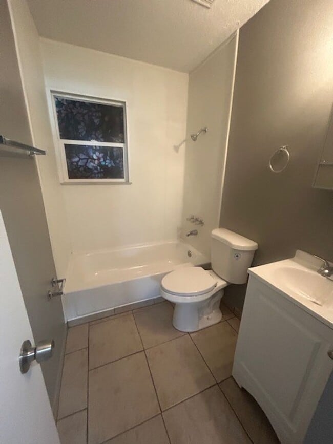 23 Delores Dr in Sauget, IL - Building Photo - Building Photo