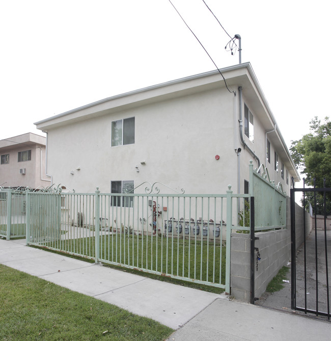 6842 Morella Ave in North Hollywood, CA - Building Photo - Building Photo