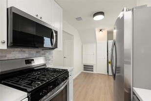 6327 Illinois St in Houston, TX - Building Photo