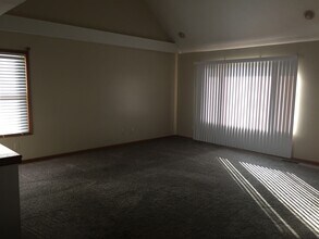 579 Foxcross Dr in Sidney, OH - Building Photo - Building Photo