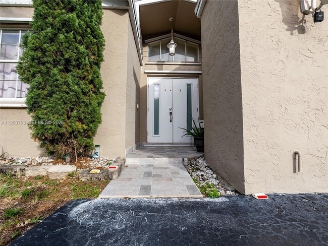 206 SW 159th Way in Sunrise, FL - Building Photo - Building Photo