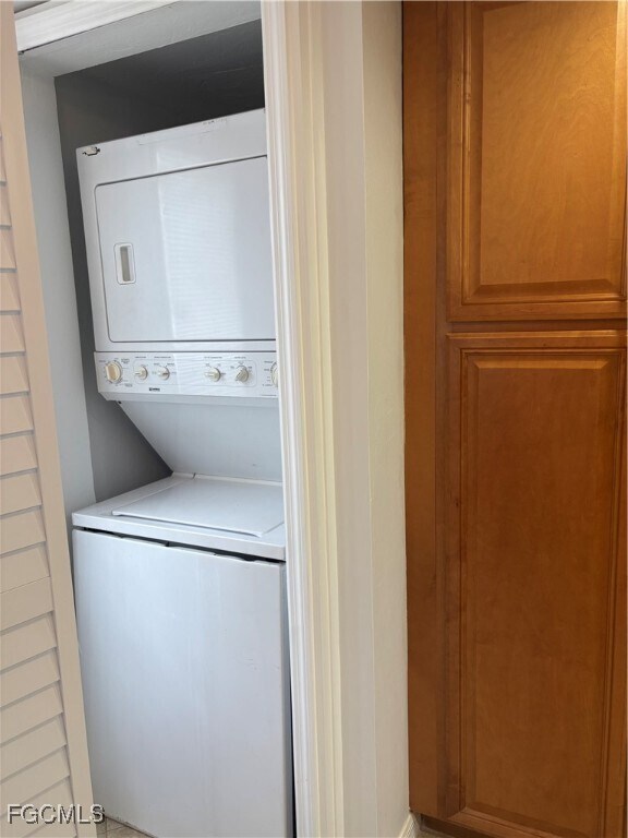 5031 SW 16th Pl in Cape Coral, FL - Building Photo - Building Photo