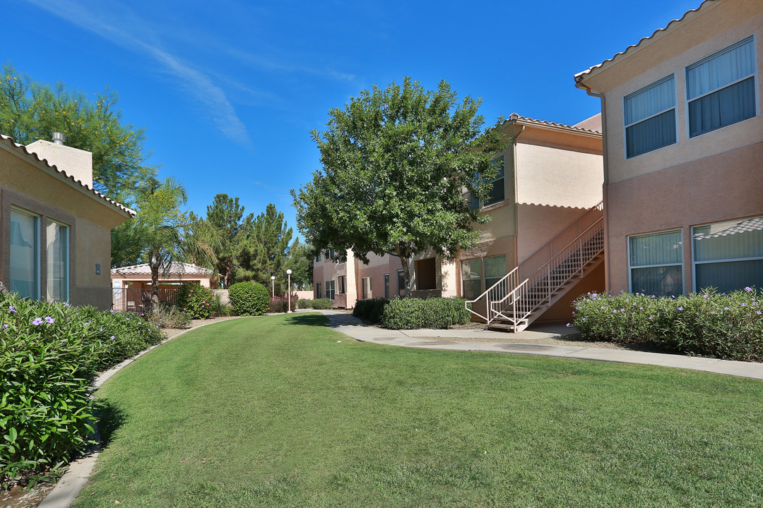 Lake Pleasant Village Apartments in Peoria, AZ - Building Photo