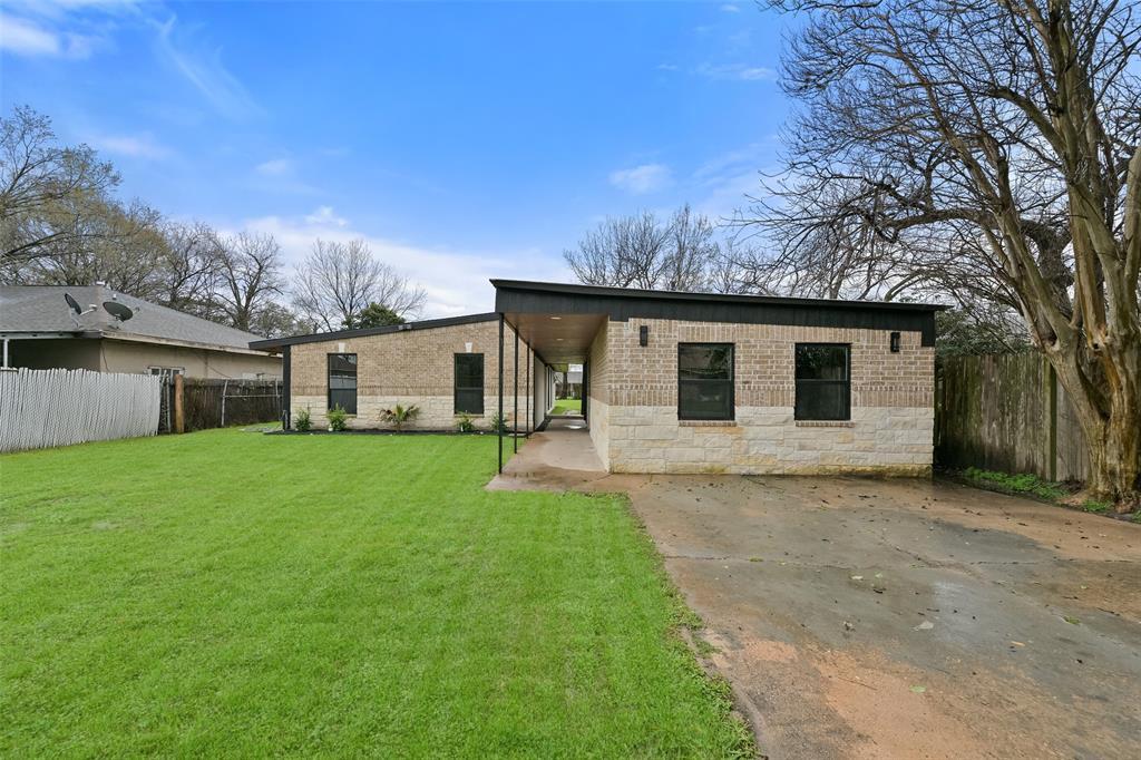 445 Pickering St in Houston, TX - Building Photo