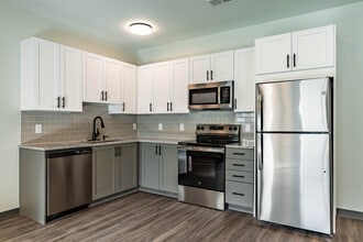 Breeze Crossing in Dickson, TN - Foto de edificio - Building Photo