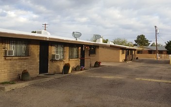 1205 W Cedar St in Tucson, AZ - Building Photo - Other