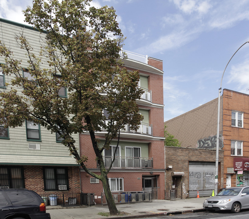 441 Graham Ave in Brooklyn, NY - Foto de edificio