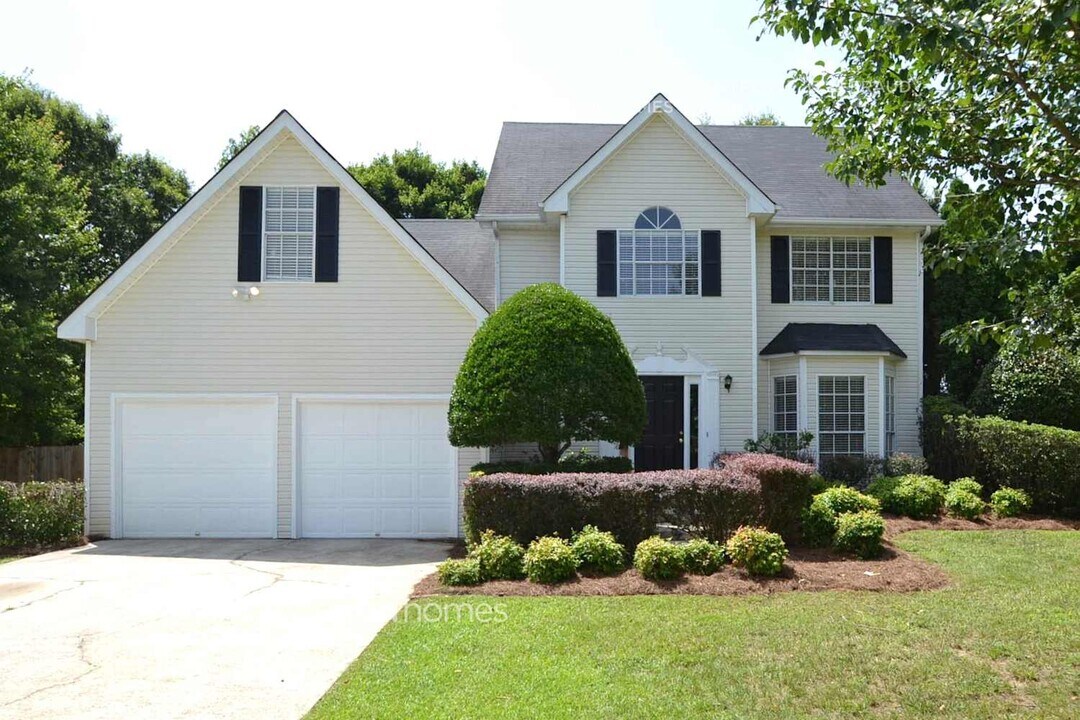 129 The Esplanade Way SW in Loganville, GA - Building Photo