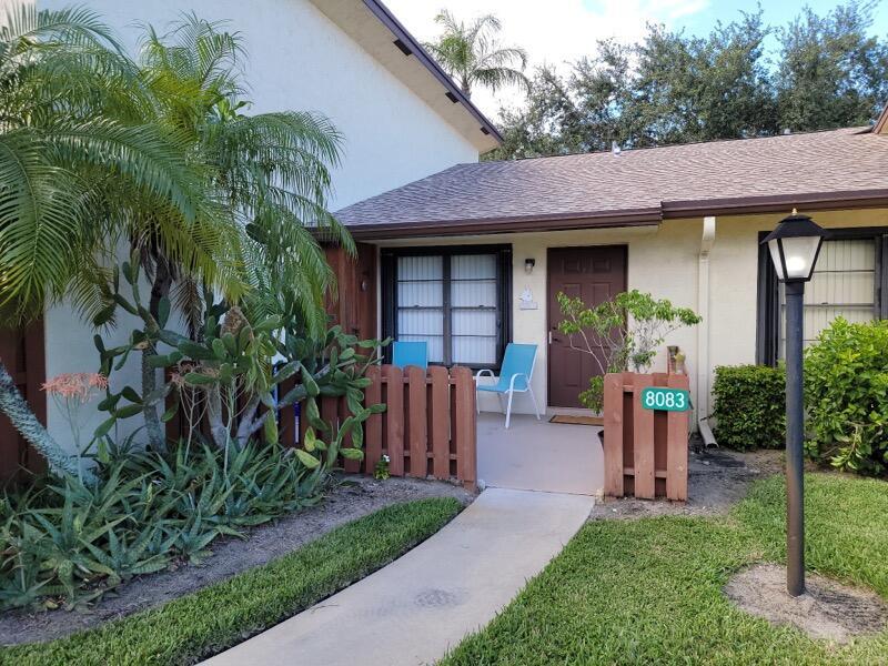 8083 SE Villa Cir in Hobe Sound, FL - Building Photo