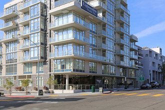 Eighteen Ten State St in San Diego, CA - Foto de edificio - Building Photo