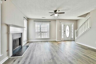 9535 Rollinghills Dr in Jonesboro, GA - Building Photo - Building Photo