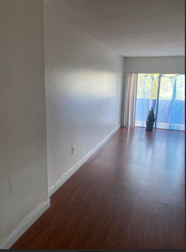 property at 400 Kings Point Dr
