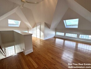 14 Breck Ave, Unit 2 in Boston, MA - Foto de edificio - Building Photo